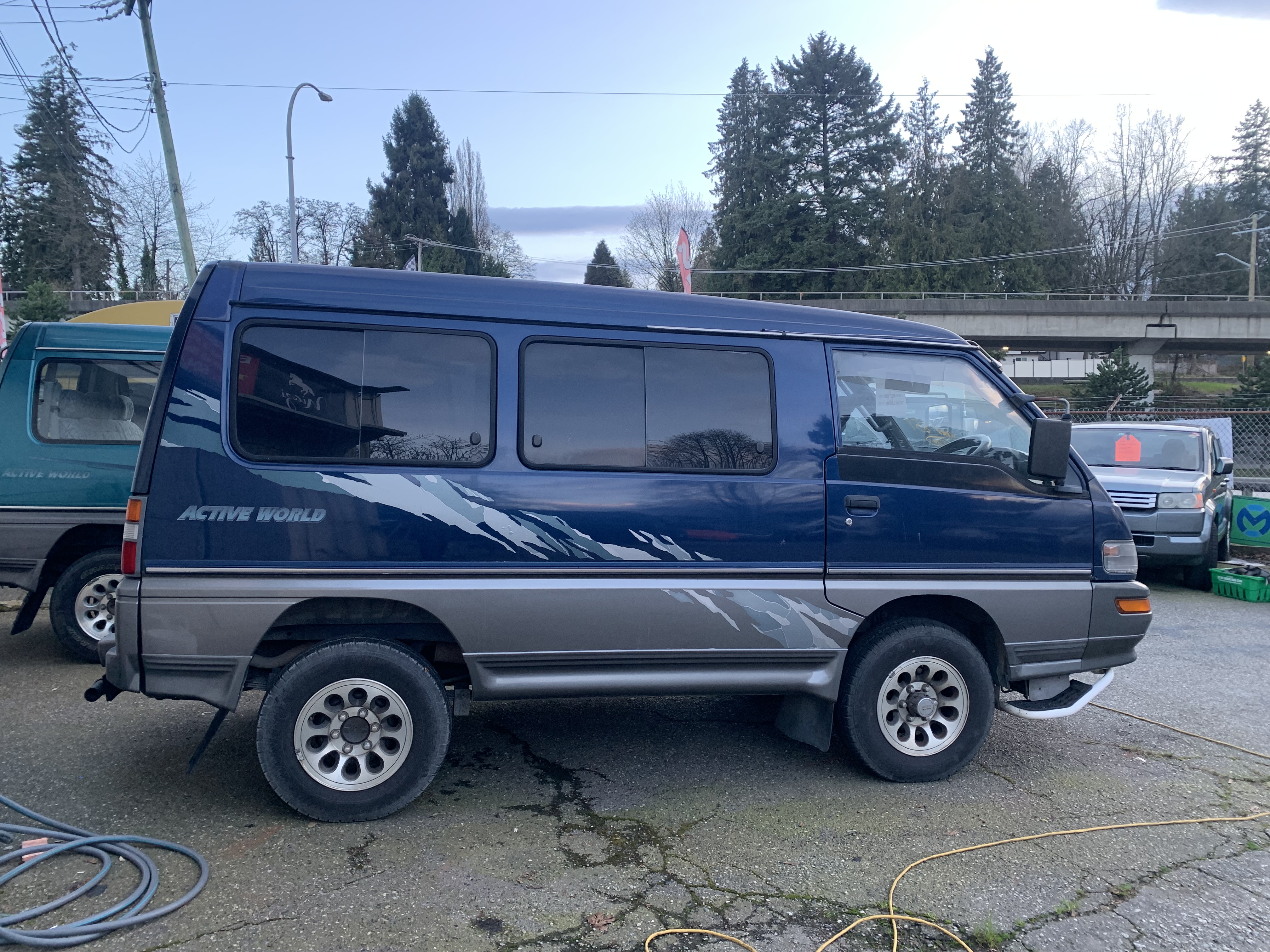 Toyota Hiace with pop top Delica