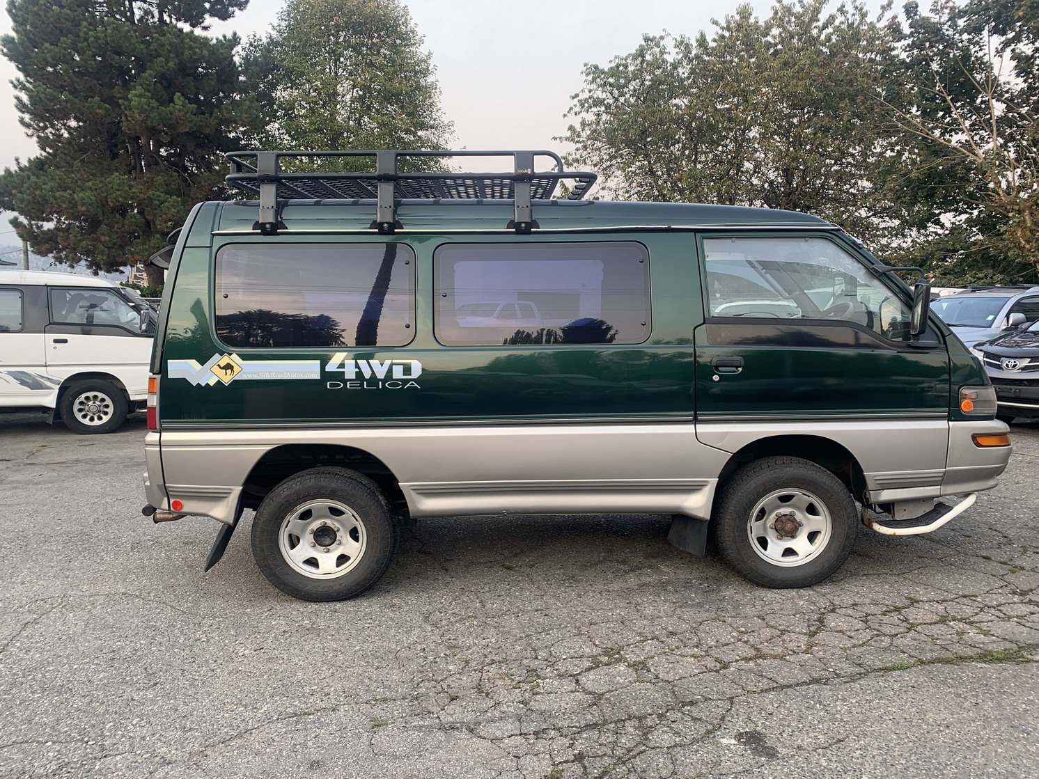 Toyota Hiace with pop top Delica Star Wagon