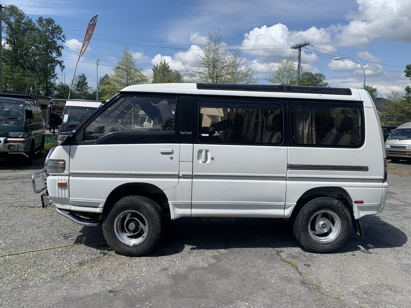 Toyota Hiace with pop top Toyota hiace camper van