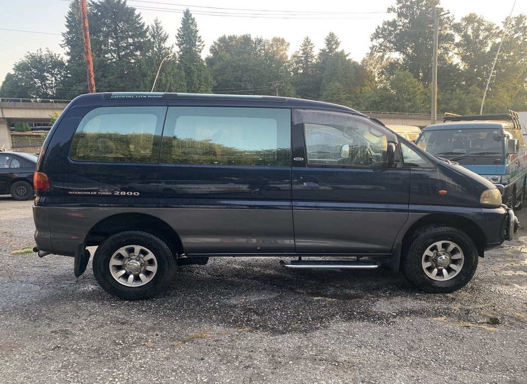 Delica space gear l400