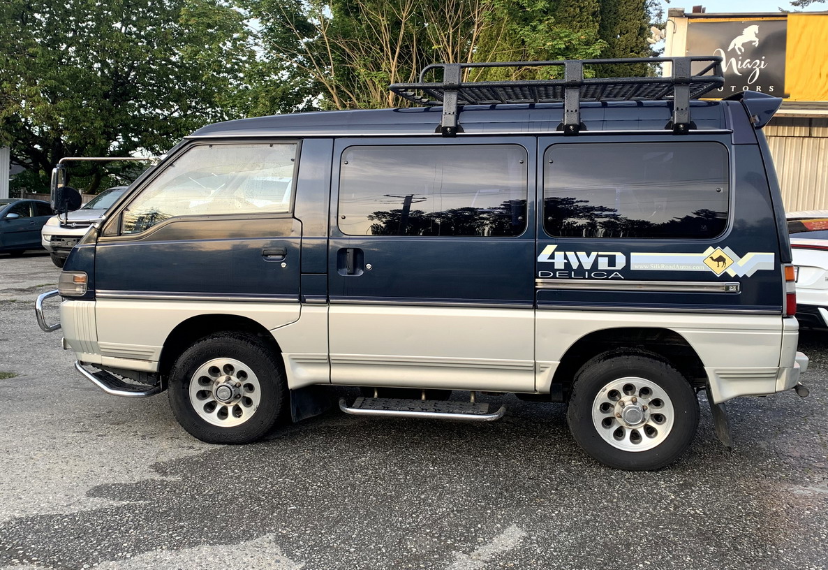 Toyota Hiace with pop top Delica 1997