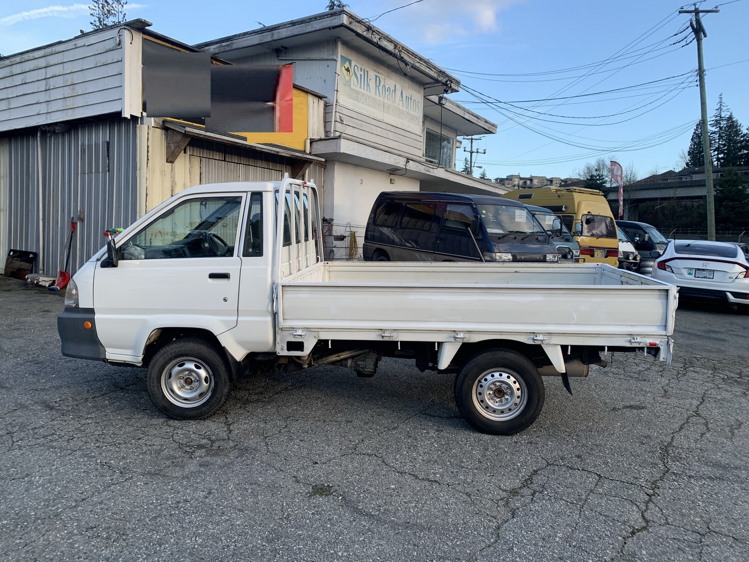 Toyota Hiace with pop
                                            top Toyota hiace
                                            camper van
