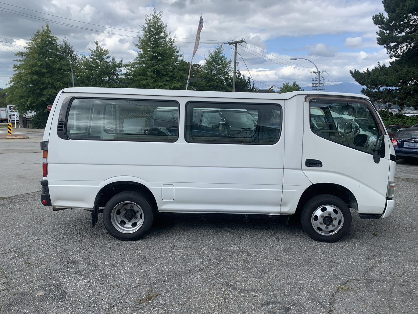 Toyota hiace
                                                  camper van