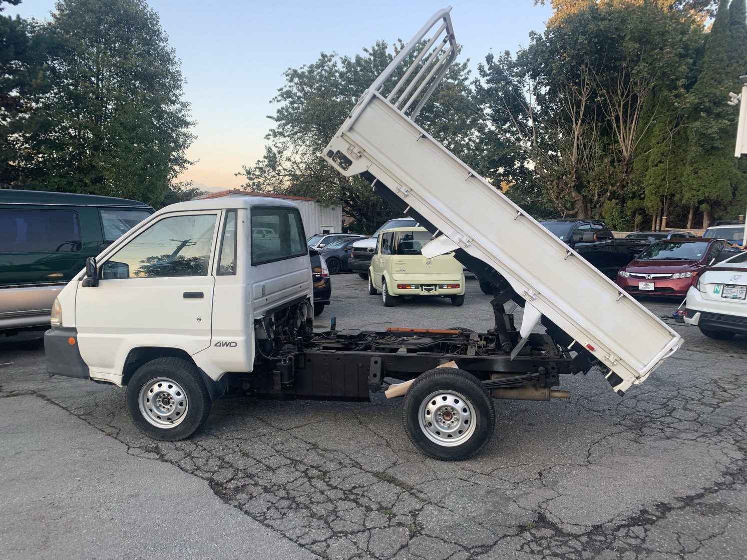 Toyota hiace
                                                  camper van