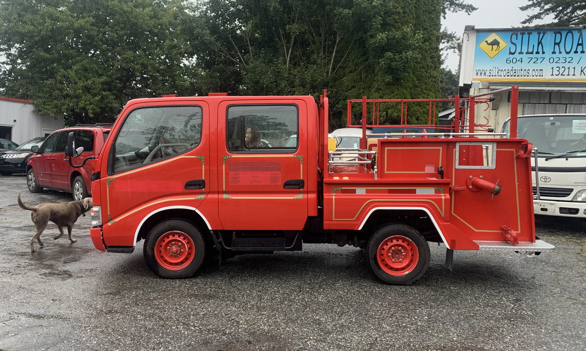 Toyota hiace
                                                  camper van