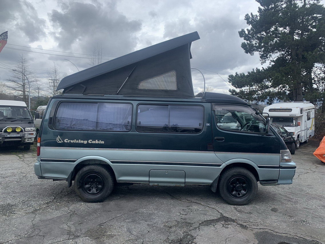 Toyota
                                                          Hiace with pop
                                                          top Toyota
                                                          hiace camper
                                                          van