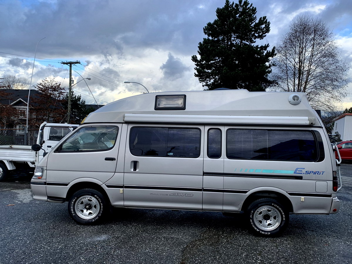 Toyota Hiace
with pop top Toyota hiace
camper van