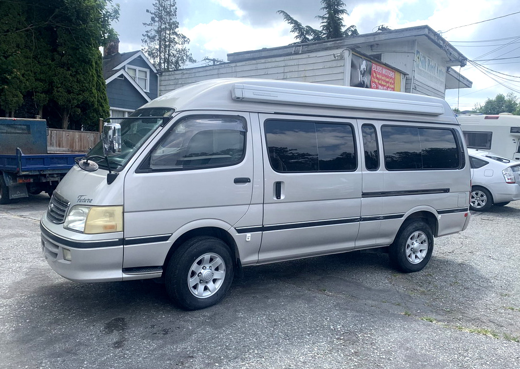 Toyota
                                                          Hiace with pop
                                                          top Toyota
                                                          hiace camper
                                                          van